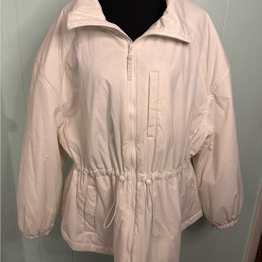 Old Navy Women's White Puffer Jacket